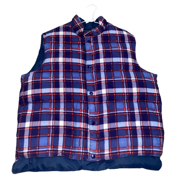 Reversible Puffer Vest - Picture 3 of 5